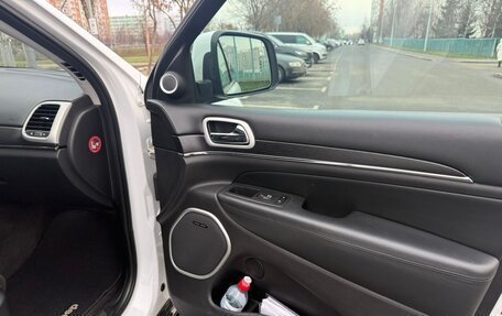 Jeep Grand Cherokee, 2018 год, 4 600 000 рублей, 21 фотография