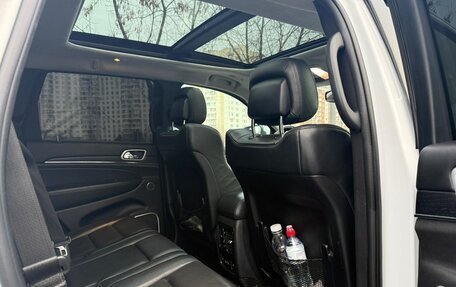 Jeep Grand Cherokee, 2018 год, 4 600 000 рублей, 24 фотография