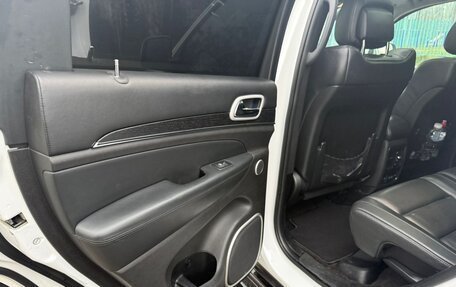 Jeep Grand Cherokee, 2018 год, 4 600 000 рублей, 26 фотография