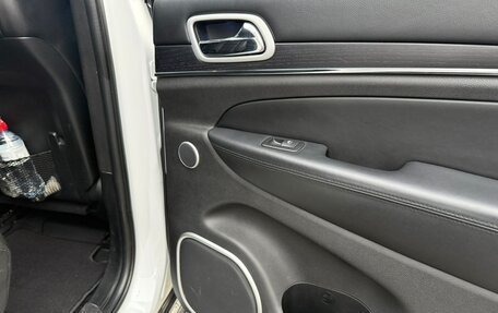 Jeep Grand Cherokee, 2018 год, 4 600 000 рублей, 23 фотография