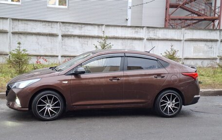 Hyundai Solaris II рестайлинг, 2021 год, 1 300 000 рублей, 5 фотография