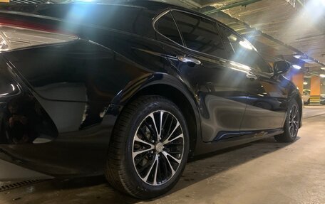 Toyota Camry, 2020 год, 3 100 000 рублей, 2 фотография