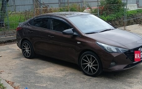 Hyundai Solaris II рестайлинг, 2021 год, 1 300 000 рублей, 12 фотография