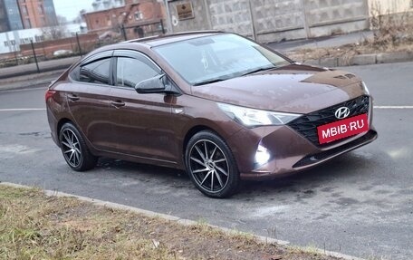 Hyundai Solaris II рестайлинг, 2021 год, 1 300 000 рублей, 7 фотография