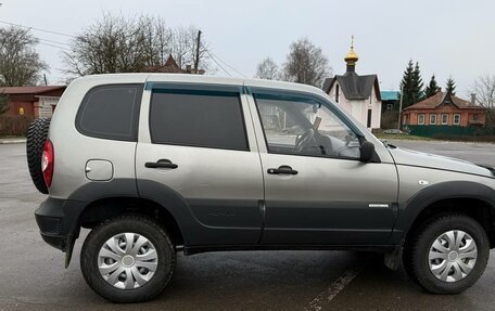 Chevrolet Niva I рестайлинг, 2012 год, 530 000 рублей, 3 фотография