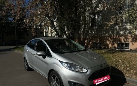 Ford Fiesta, 2015 год, 950 000 рублей, 5 фотография