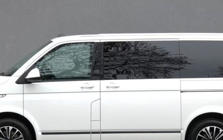 Volkswagen Multivan T6 рестайлинг, 2021 год, 5 500 000 рублей, 6 фотография