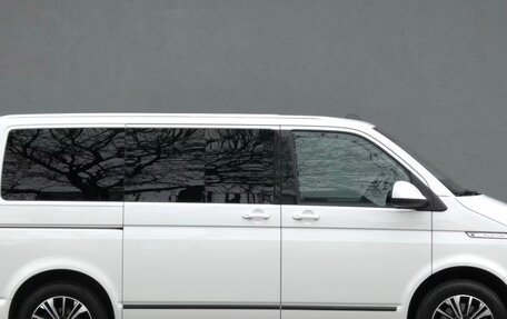 Volkswagen Multivan T6 рестайлинг, 2021 год, 5 500 000 рублей, 3 фотография