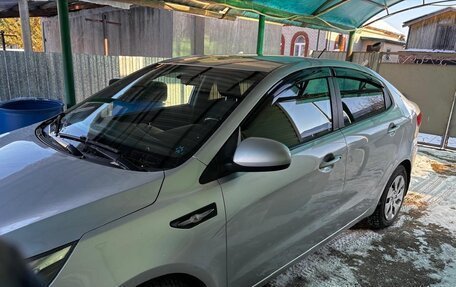 KIA Rio III рестайлинг, 2015 год, 990 000 рублей, 2 фотография