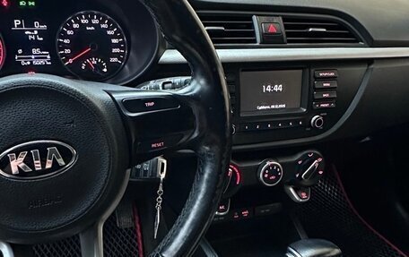 KIA Rio IV, 2018 год, 1 370 000 рублей, 7 фотография