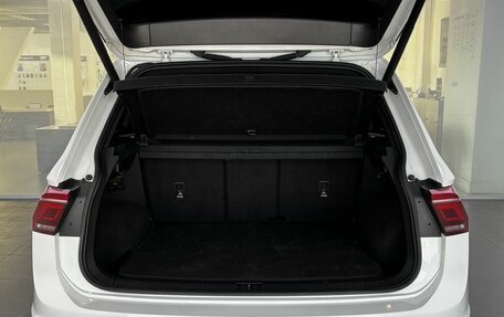 Volkswagen Tiguan II, 2021 год, 4 799 000 рублей, 10 фотография