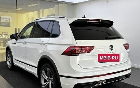 Volkswagen Tiguan II, 2021 год, 4 799 000 рублей, 7 фотография