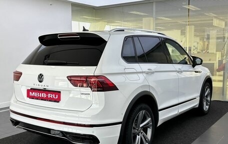 Volkswagen Tiguan II, 2021 год, 4 799 000 рублей, 5 фотография