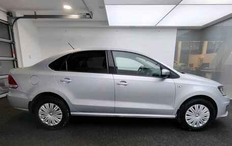 Volkswagen Polo VI (EU Market), 2015 год, 880 000 рублей, 4 фотография