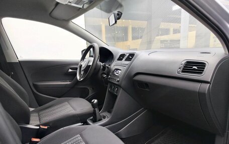 Volkswagen Polo VI (EU Market), 2015 год, 880 000 рублей, 11 фотография
