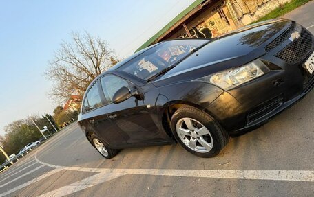 Chevrolet Cruze II, 2010 год, 549 999 рублей, 3 фотография