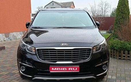 KIA Carnival III, 2017 год, 2 690 000 рублей, 1 фотография