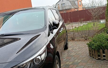 KIA Carnival III, 2017 год, 2 690 000 рублей, 4 фотография