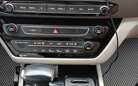 KIA Carnival III, 2017 год, 2 690 000 рублей, 7 фотография