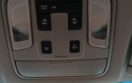 KIA Carnival III, 2017 год, 2 690 000 рублей, 9 фотография