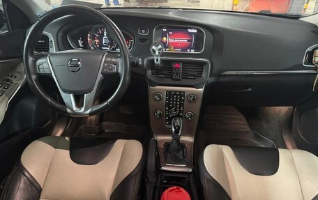 Volvo V40 Cross Country I, 2019 год, 2 400 000 рублей, 7 фотография