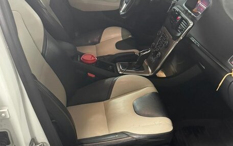 Volvo V40 Cross Country I, 2019 год, 2 400 000 рублей, 6 фотография