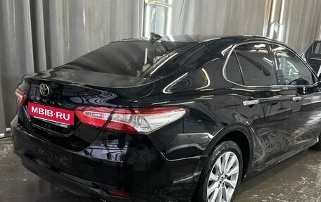 Toyota Camry, 2019 год, 3 000 000 рублей, 2 фотография