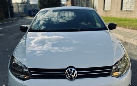 Volkswagen Polo VI (EU Market), 2013 год, 820 000 рублей, 2 фотография