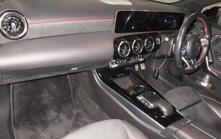 Mercedes-Benz A-Класс, 2021 год, 1 817 000 рублей, 5 фотография