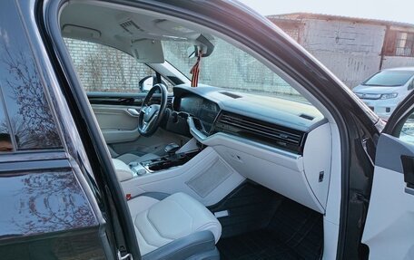 Volkswagen Touareg III, 2019 год, 5 500 000 рублей, 4 фотография