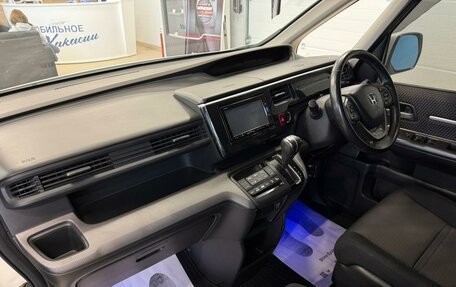 Honda Stepwgn IV, 2015 год, 2 099 900 рублей, 13 фотография