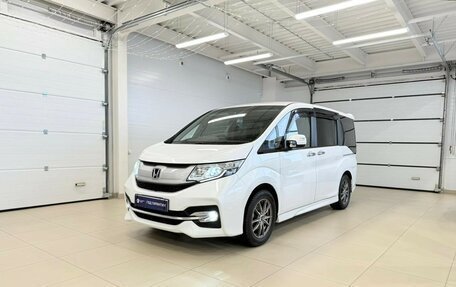 Honda Stepwgn IV, 2015 год, 2 099 900 рублей, 2 фотография