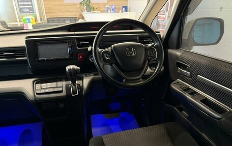 Honda Stepwgn IV, 2015 год, 2 099 900 рублей, 15 фотография