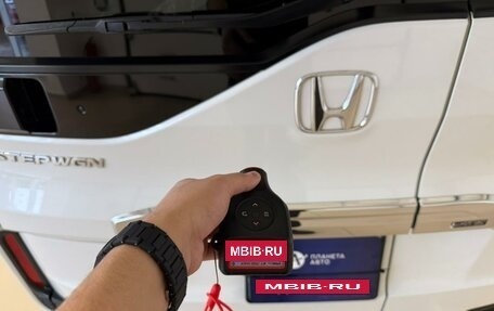 Honda Stepwgn IV, 2015 год, 2 099 900 рублей, 26 фотография