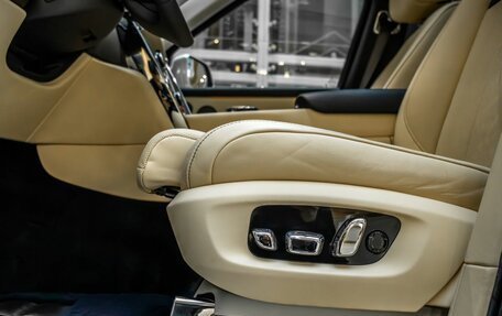 Rolls-Royce Cullinan, 2021 год, 29 900 000 рублей, 26 фотография