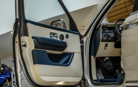 Rolls-Royce Cullinan, 2021 год, 29 900 000 рублей, 23 фотография