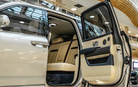 Rolls-Royce Cullinan, 2021 год, 29 900 000 рублей, 38 фотография