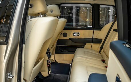 Rolls-Royce Cullinan, 2021 год, 29 900 000 рублей, 37 фотография