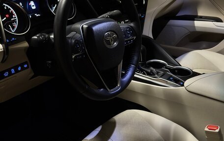 Toyota Camry, 2021 год, 3 560 000 рублей, 4 фотография