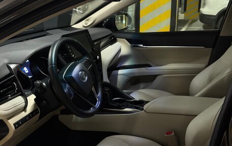 Toyota Camry, 2021 год, 3 560 000 рублей, 5 фотография