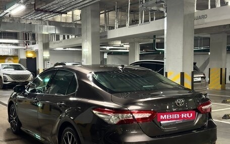 Toyota Camry, 2021 год, 3 560 000 рублей, 3 фотография