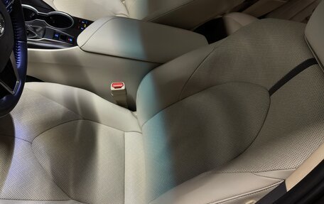 Toyota Camry, 2021 год, 3 560 000 рублей, 20 фотография