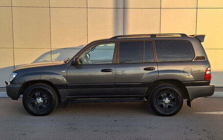 Toyota Land Cruiser 100 рестайлинг 2, 2003 год, 1 370 000 рублей, 2 фотография