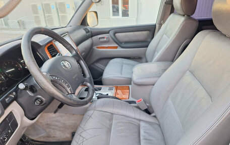 Toyota Land Cruiser 100 рестайлинг 2, 2003 год, 1 370 000 рублей, 13 фотография