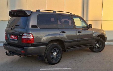 Toyota Land Cruiser 100 рестайлинг 2, 2003 год, 1 370 000 рублей, 4 фотография