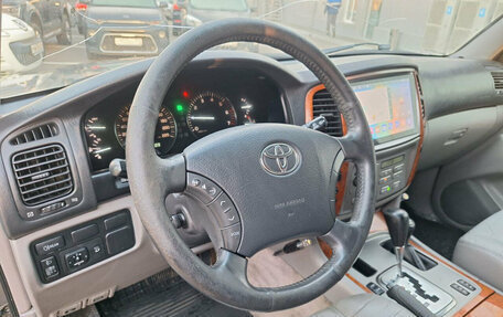 Toyota Land Cruiser 100 рестайлинг 2, 2003 год, 1 370 000 рублей, 8 фотография