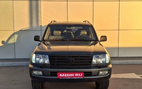 Toyota Land Cruiser 100 рестайлинг 2, 2003 год, 1 370 000 рублей, 7 фотография