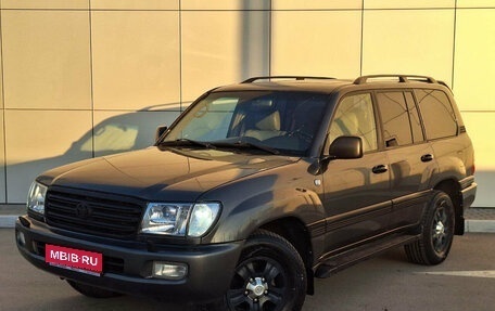 Toyota Land Cruiser 100 рестайлинг 2, 2003 год, 1 370 000 рублей, 1 фотография