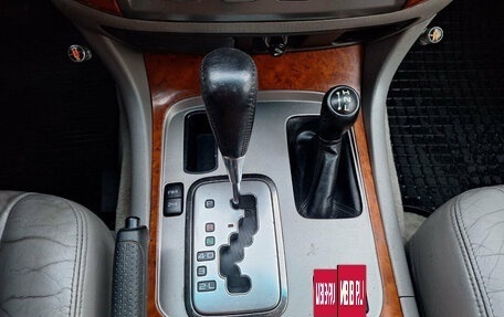 Toyota Land Cruiser 100 рестайлинг 2, 2003 год, 1 370 000 рублей, 12 фотография