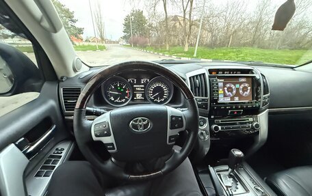 Toyota Land Cruiser 200, 2014 год, 4 300 000 рублей, 21 фотография